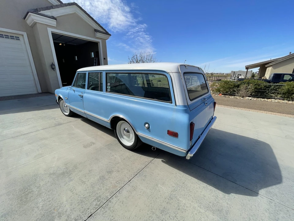 1968 GMC Suburban 6th Gen - Image 14 of 31