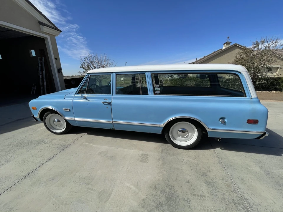1968 GMC Suburban 6th Gen - Image 15 of 31