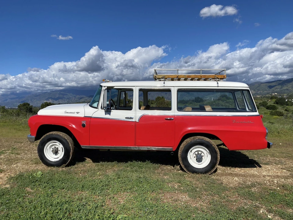 1968 International Harvester Travelall - Image 13 of 31