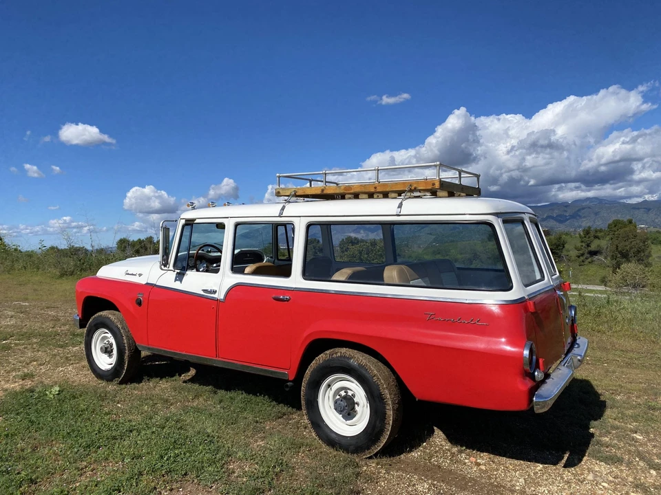 1968 International Harvester Travelall - Image 15 of 31