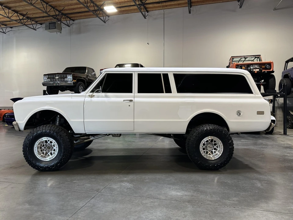 1969 Chevrolet Suburban 6th Gen - Image 7 of 31
