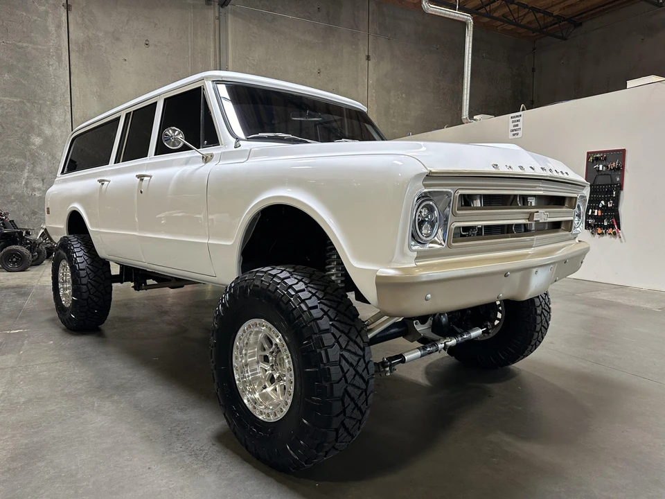 1969 Chevrolet Suburban 6th Gen - Image 24 of 31