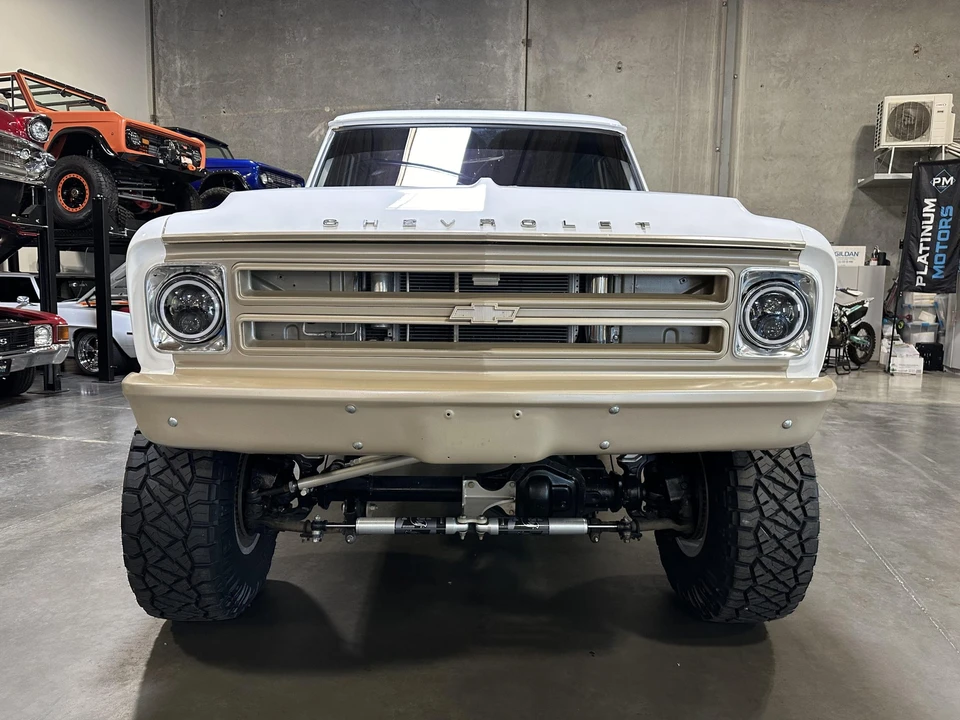 1969 Chevrolet Suburban 6th Gen - Image 26 of 31