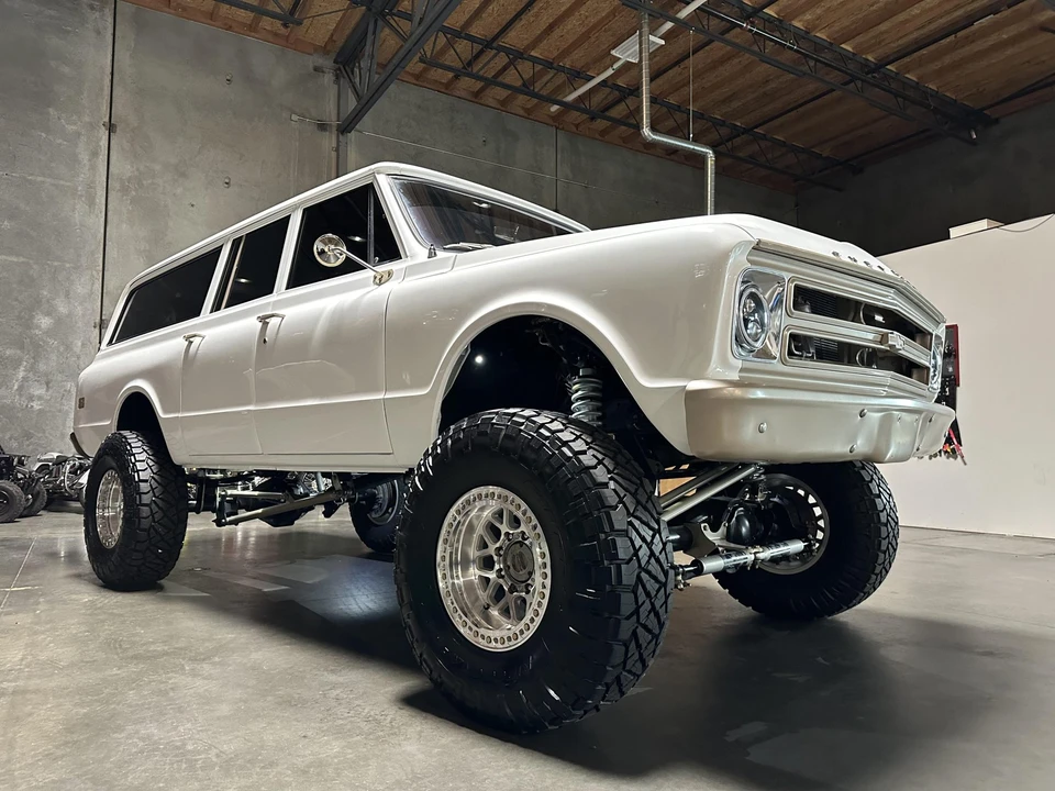 1969 Chevrolet Suburban 6th Gen - Image 23 of 31