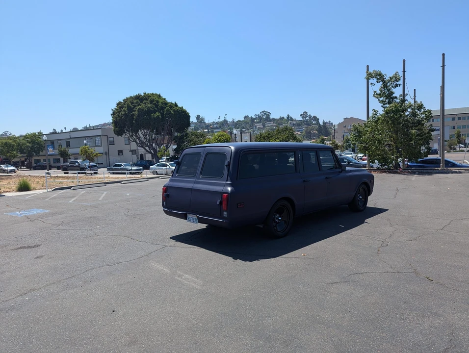 1971 GMC Suburban 6th Gen - Image 11 of 31