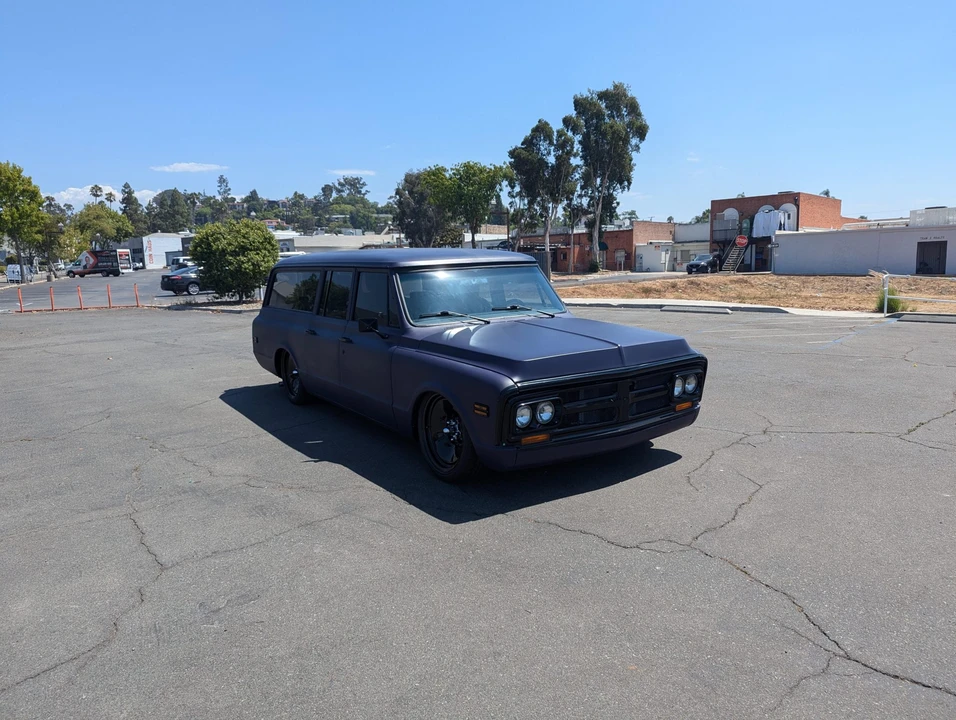 1971 GMC Suburban 6th Gen - Image 14 of 31