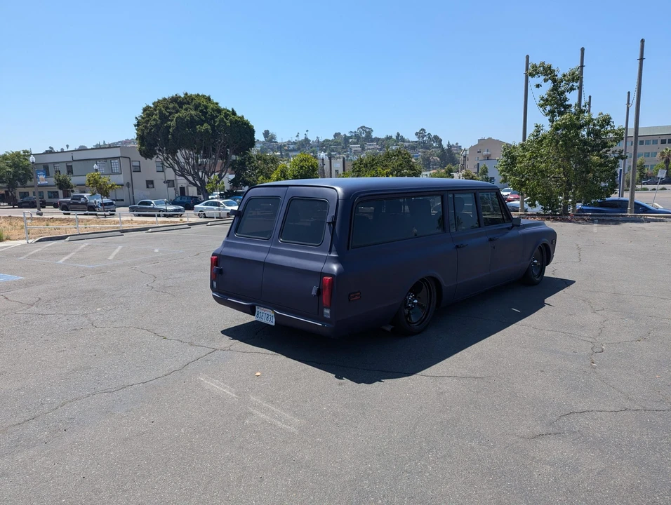 1971 GMC Suburban 6th Gen - Image 10 of 31