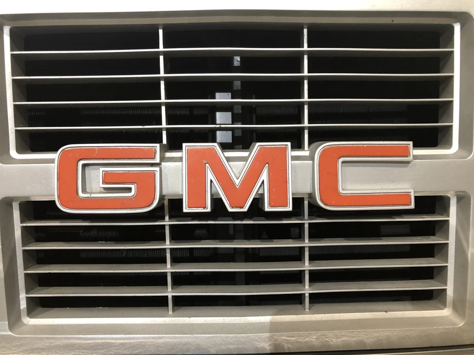 1984 GMC Jimmy 2nd Gen - Image 15 of 31