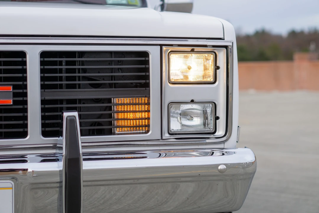 1985 GMC Jimmy 2nd Gen - Image 15 of 31