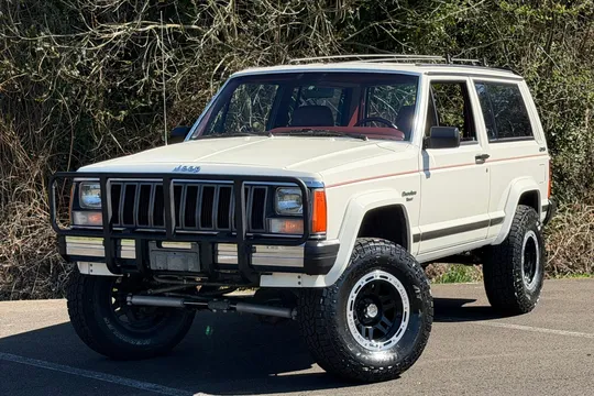 1986 Jeep Cherokee Pioneer 2-Door 4×4