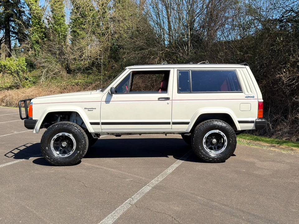 1986 Jeep XJ Cherokee - Image 14 of 31