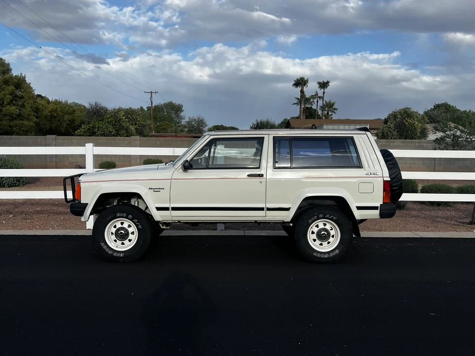 1986 Jeep XJ Cherokee - Image 16 of 31