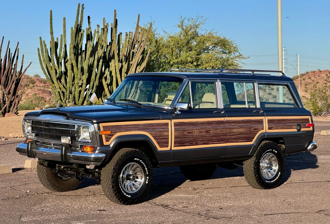 1987 Jeep SJ Grand Wagoneer - Image 7 of 31