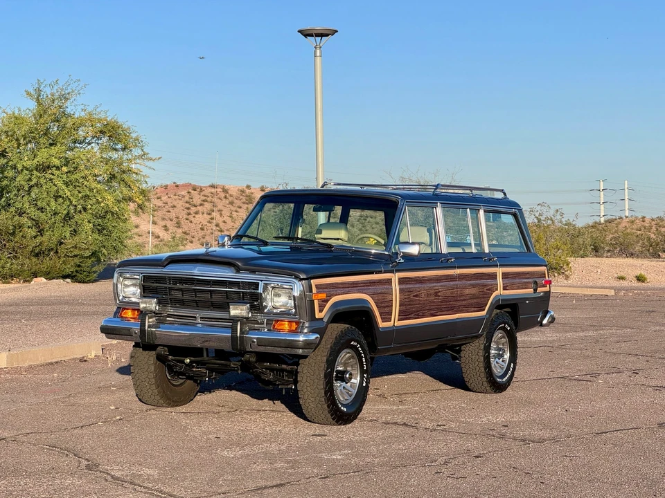 1987 Jeep SJ Grand Wagoneer - Image 5 of 31
