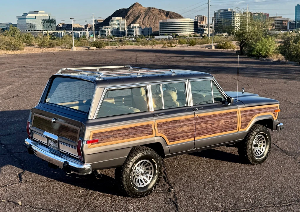 1987 Jeep SJ Grand Wagoneer - Image 12 of 31