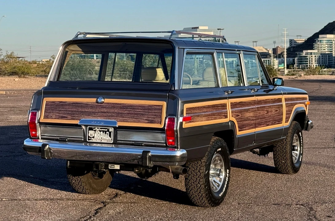 1987 Jeep SJ Grand Wagoneer - Image 11 of 31