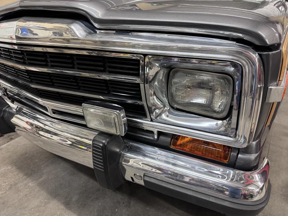 1987 Jeep SJ Grand Wagoneer - Image 19 of 31
