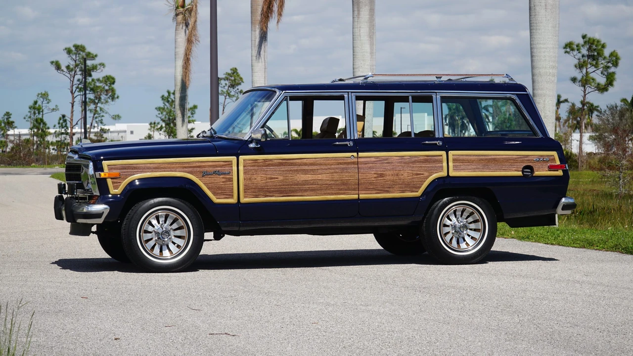 1987 Jeep SJ Grand Wagoneer - Image 30 of 31