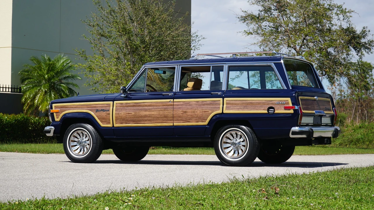 1987 Jeep SJ Grand Wagoneer - Image 27 of 31