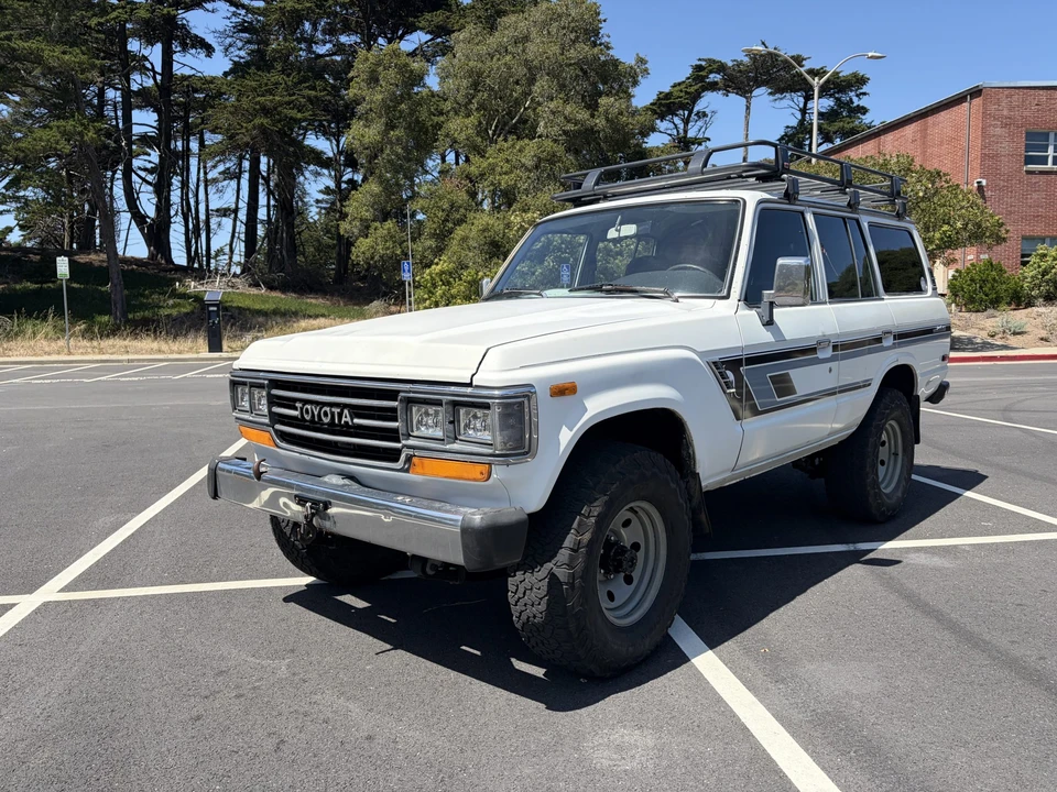 1989 Toyota J60 Land Cruiser - Image 2 of 31