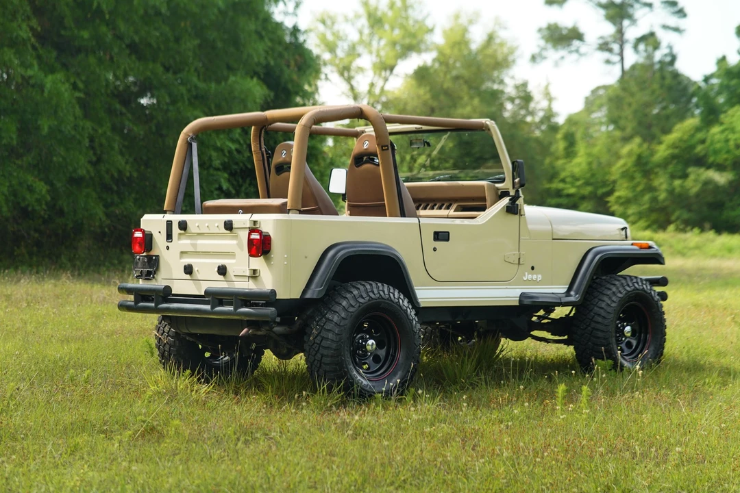 1992 Jeep YJ Wrangler - Image 9 of 31