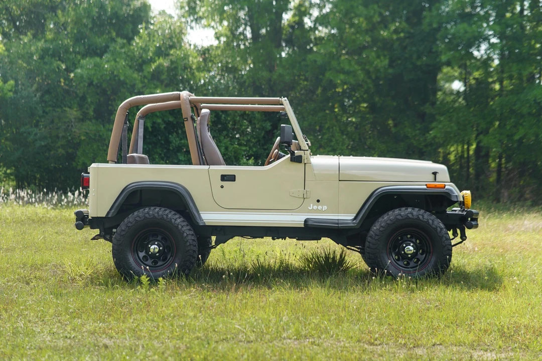 1992 Jeep YJ Wrangler - Image 7 of 31