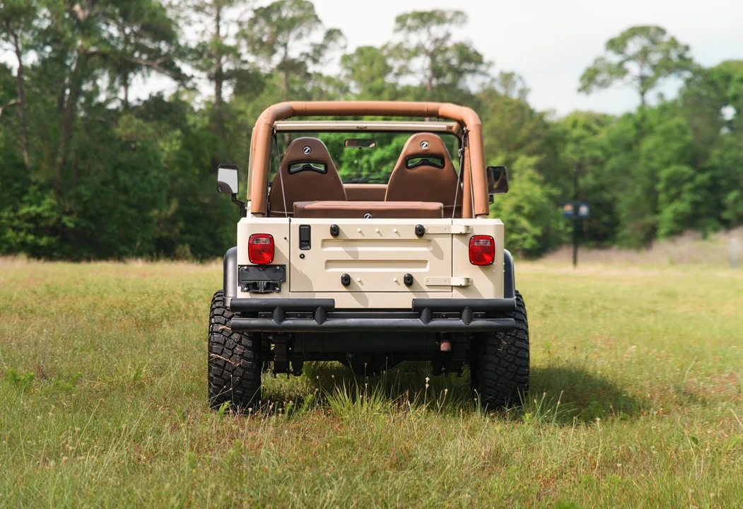 1992 Jeep YJ Wrangler - Image 10 of 31