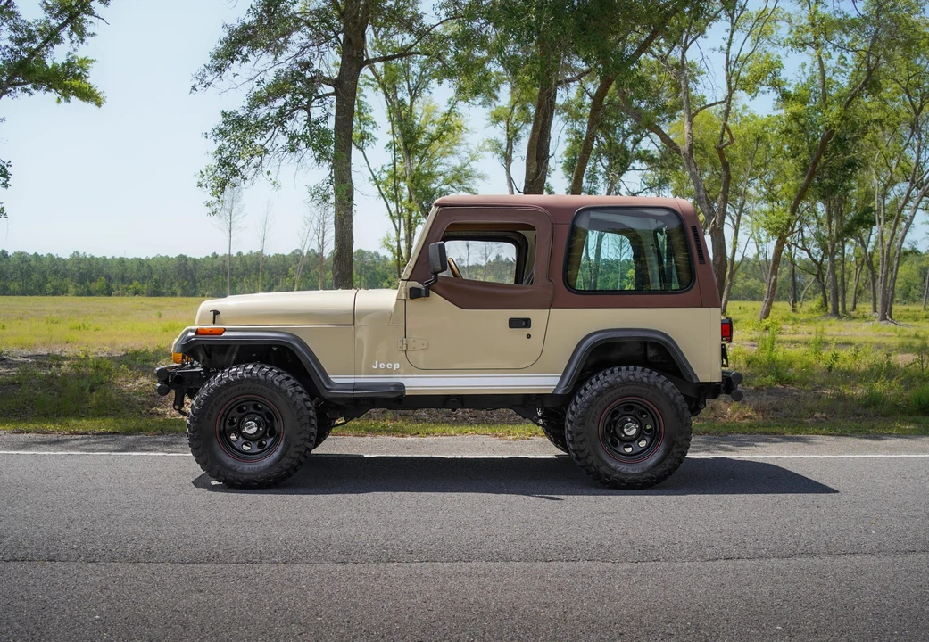 1992 Jeep YJ Wrangler - Image 15 of 31