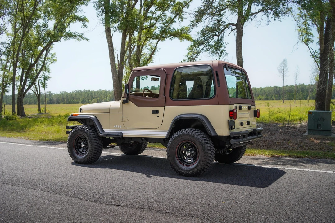 1992 Jeep YJ Wrangler - Image 16 of 31