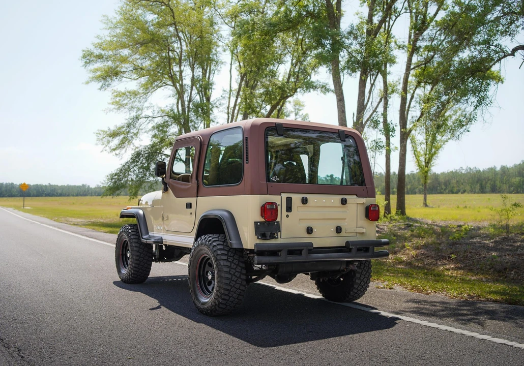 1992 Jeep YJ Wrangler - Image 17 of 31