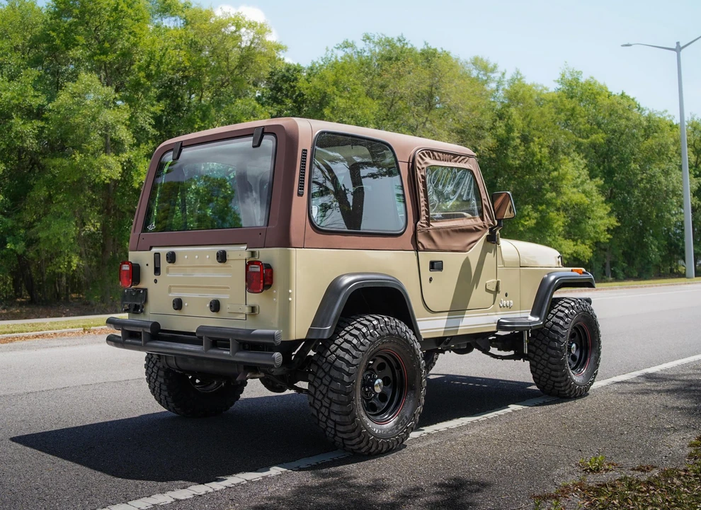 1992 Jeep YJ Wrangler - Image 19 of 31
