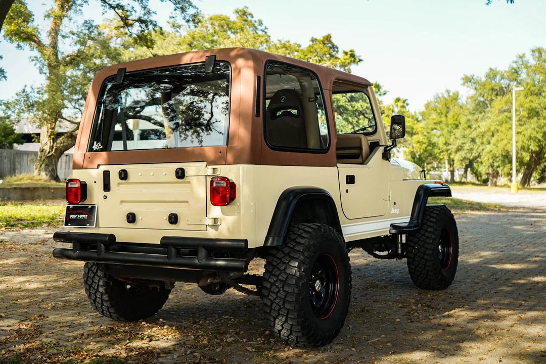 1992 Jeep YJ Wrangler - Image 8 of 31