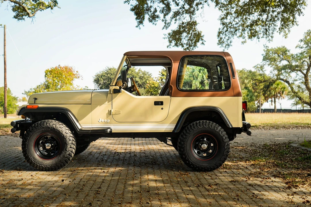 1992 Jeep YJ Wrangler - Image 5 of 31