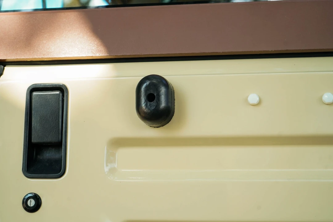 1992 Jeep YJ Wrangler - Image 28 of 31