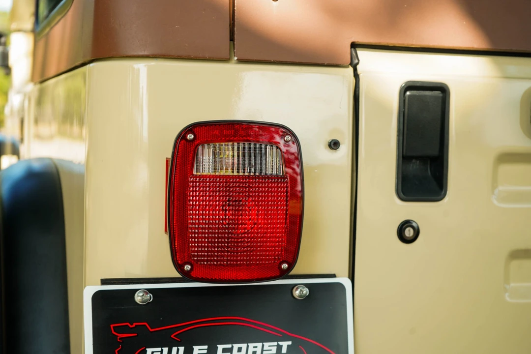 1992 Jeep YJ Wrangler - Image 26 of 31