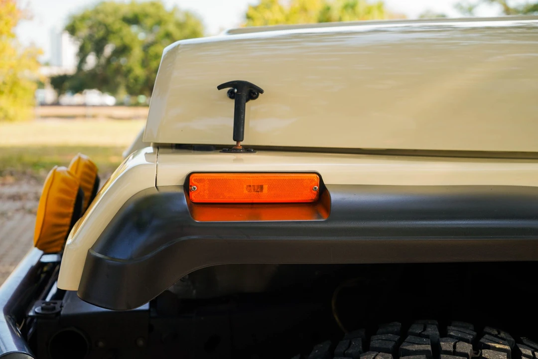 1992 Jeep YJ Wrangler - Image 14 of 31
