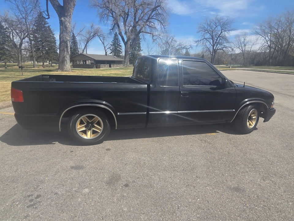 1998 Chevrolet S-10 - Image 5 of 31