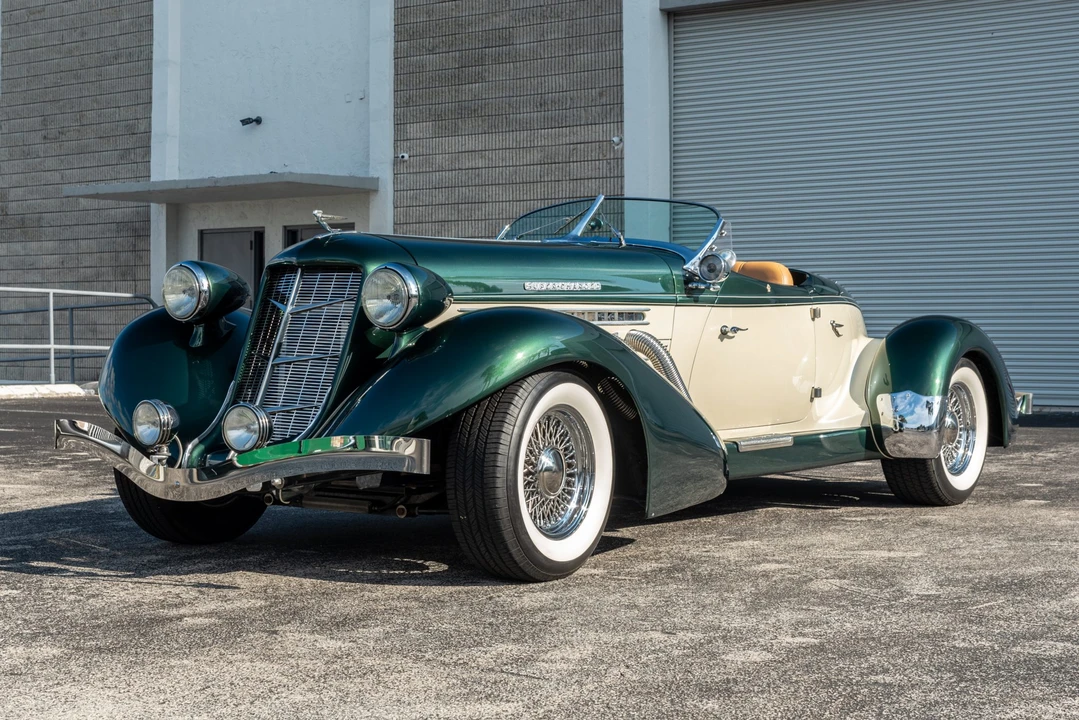 Auburn Speedster - Image 2 of 31