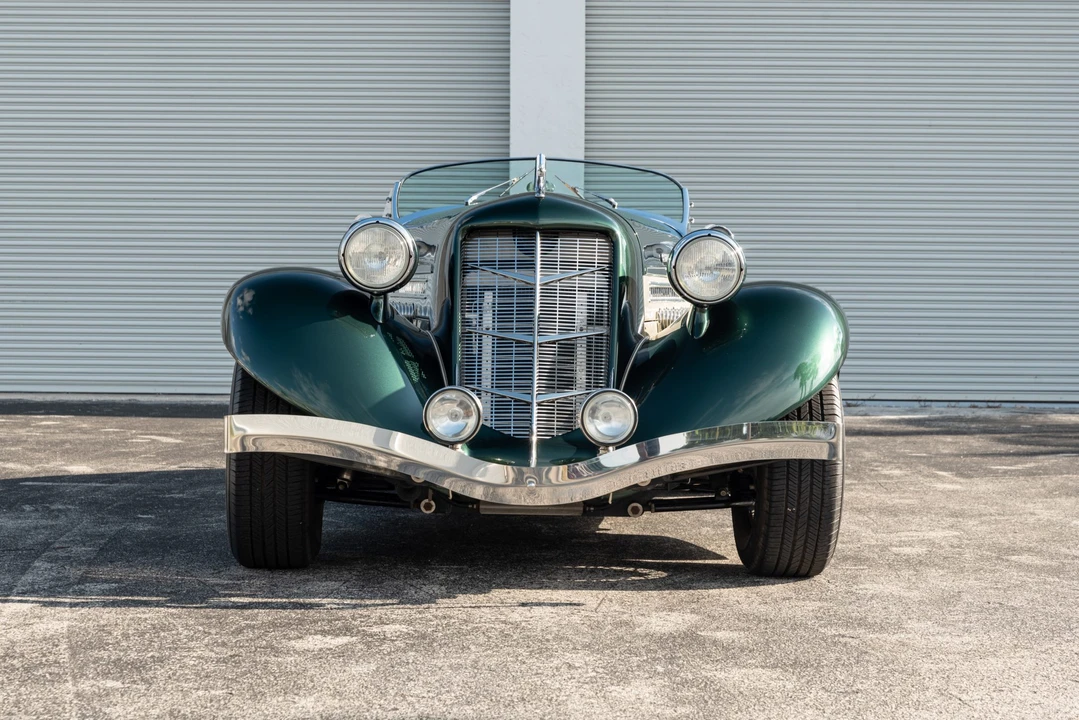 Auburn Speedster - Image 14 of 31