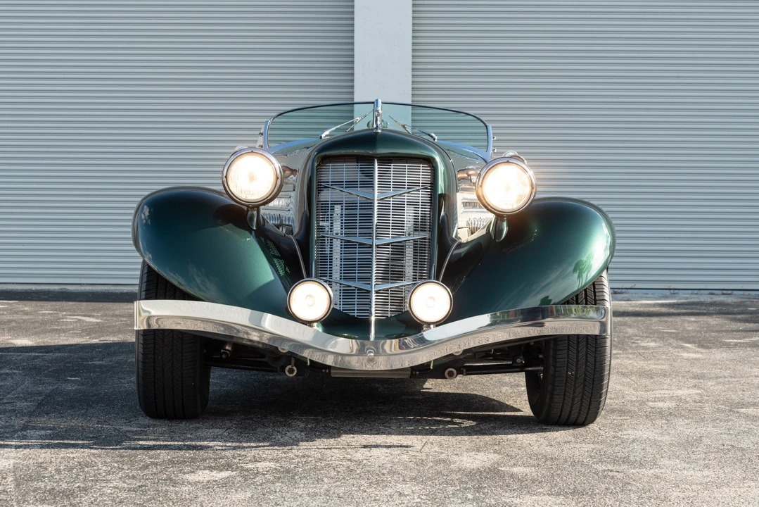 Auburn Speedster - Image 15 of 31