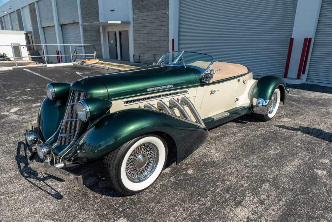 Auburn Speedster - Image 4 of 31