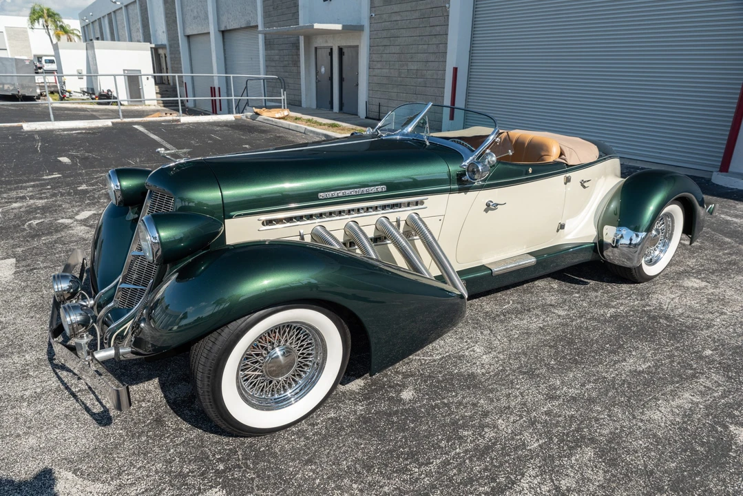 Auburn Speedster - Image 5 of 31