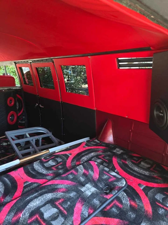 1962 Volkswagen Split-Window Bus - Image 4 of 8