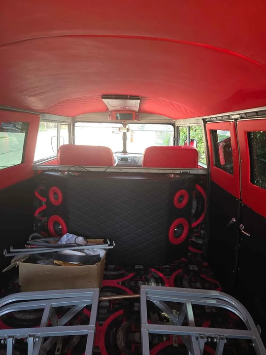 1962 Volkswagen Split-Window Bus - Image 7 of 8