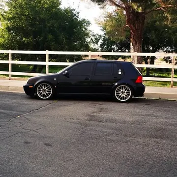 Volkswagen Golf R32