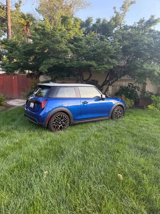 2025 Mini Mini 4th Gen - Image 2 of 16