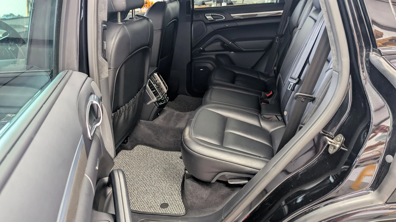 2018 Porsche 958 Cayenne Turbo - Image 11 of 24