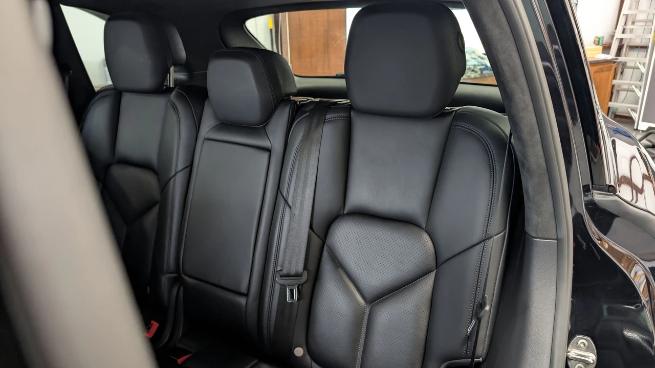 2018 Porsche 958 Cayenne Turbo - Image 12 of 24