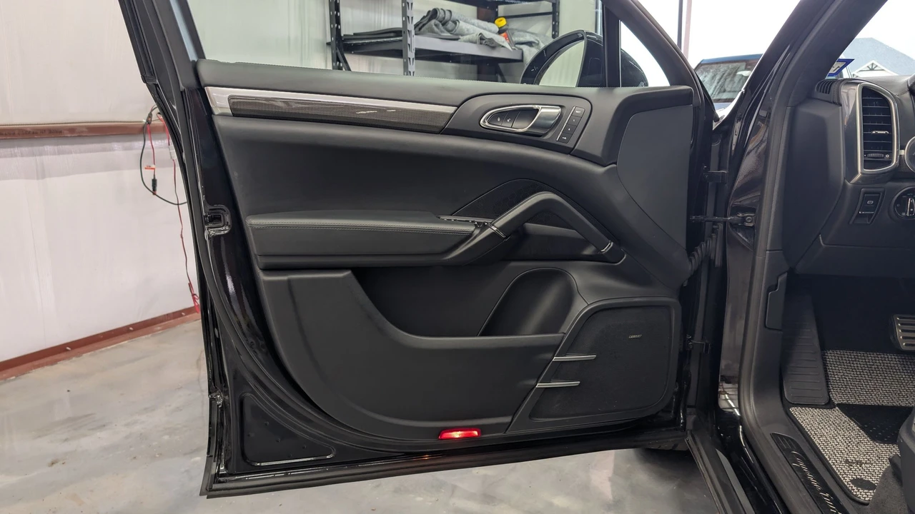 2018 Porsche 958 Cayenne Turbo - Image 13 of 24