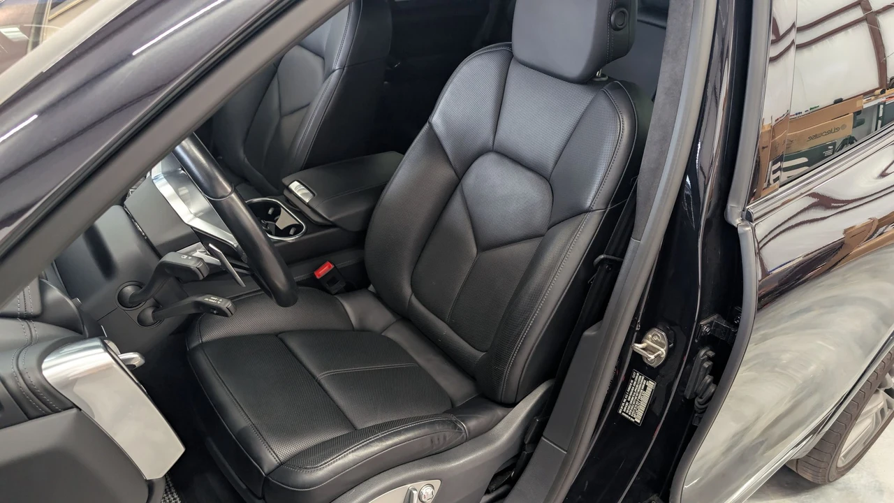 2018 Porsche 958 Cayenne Turbo - Image 14 of 24